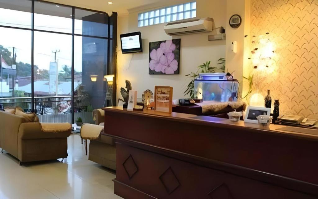 Hotel Dynasty Tarakan Extérieur photo